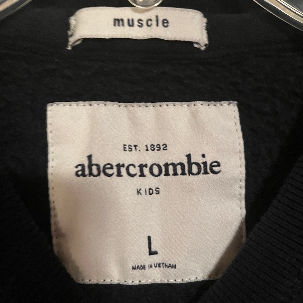 Abercrombie kid’s navy blue sweatshirt